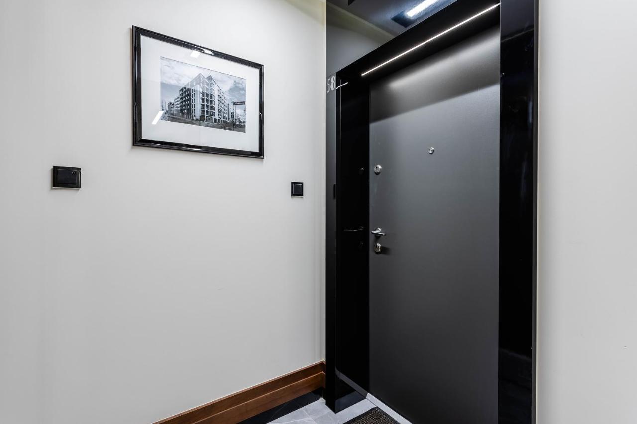 Klimatyzowany Apartament Very Berry Z Parkingiem W Poznaniu By Noclegi Renters Luaran gambar