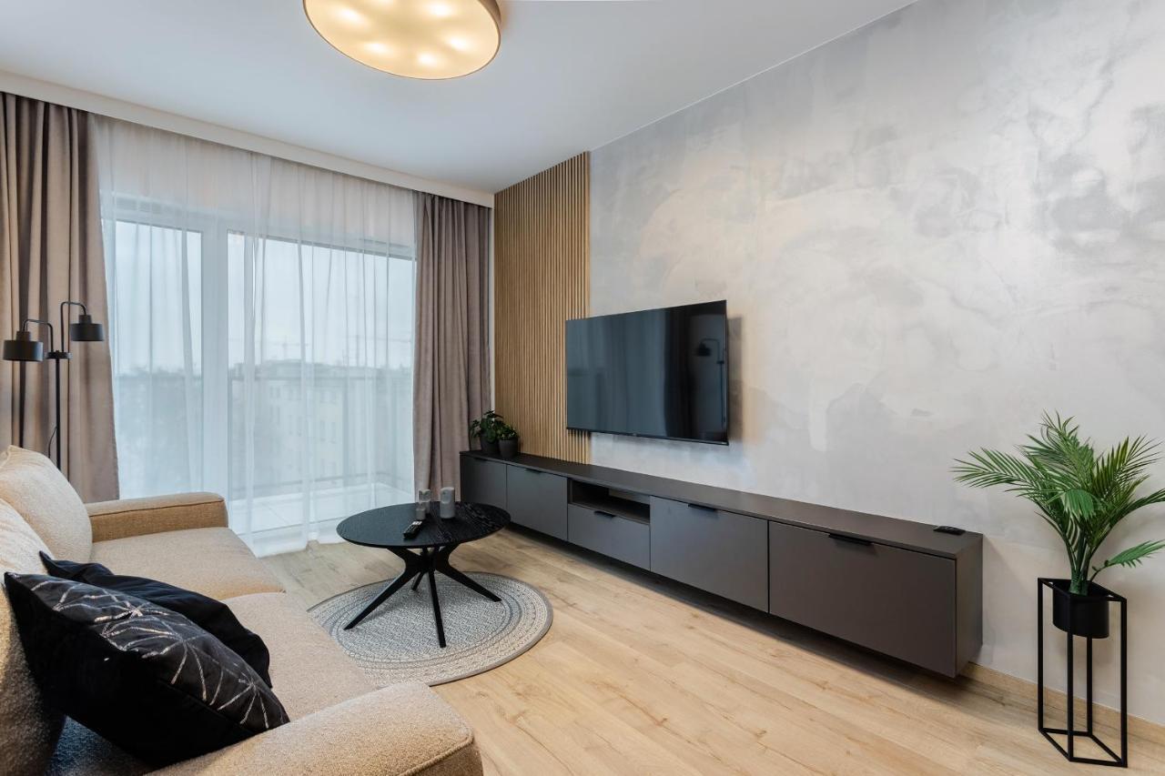 Klimatyzowany Apartament Very Berry Z Parkingiem W Poznaniu By Noclegi Renters Luaran gambar